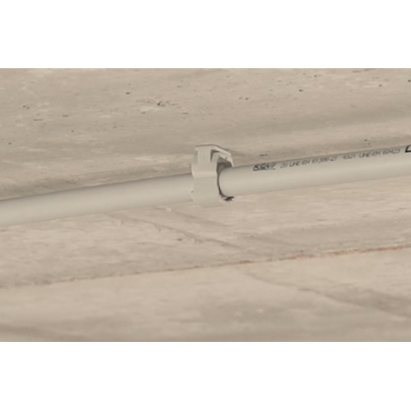 ABT skavas, kas piestiprina cauruli pie griestiem, lietošanas attēls. 